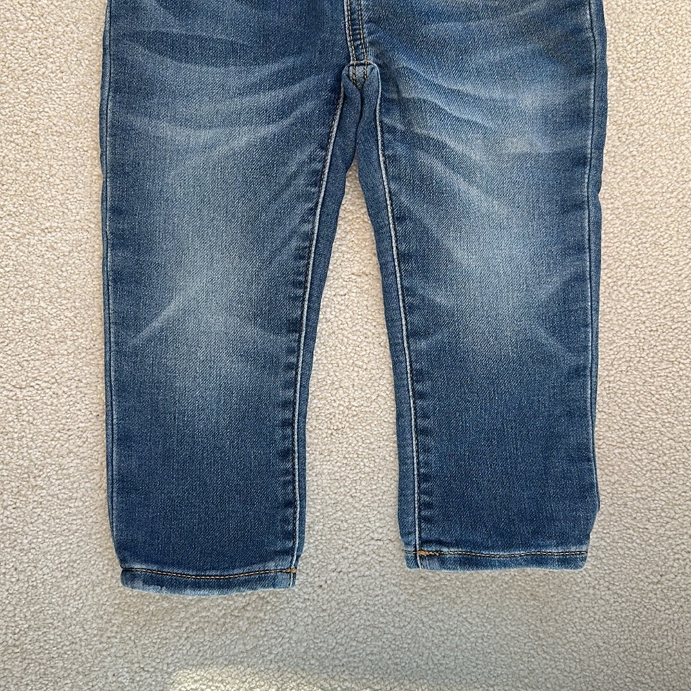 GAP Toddler Pull-on Jeans - Picture 3 of 4